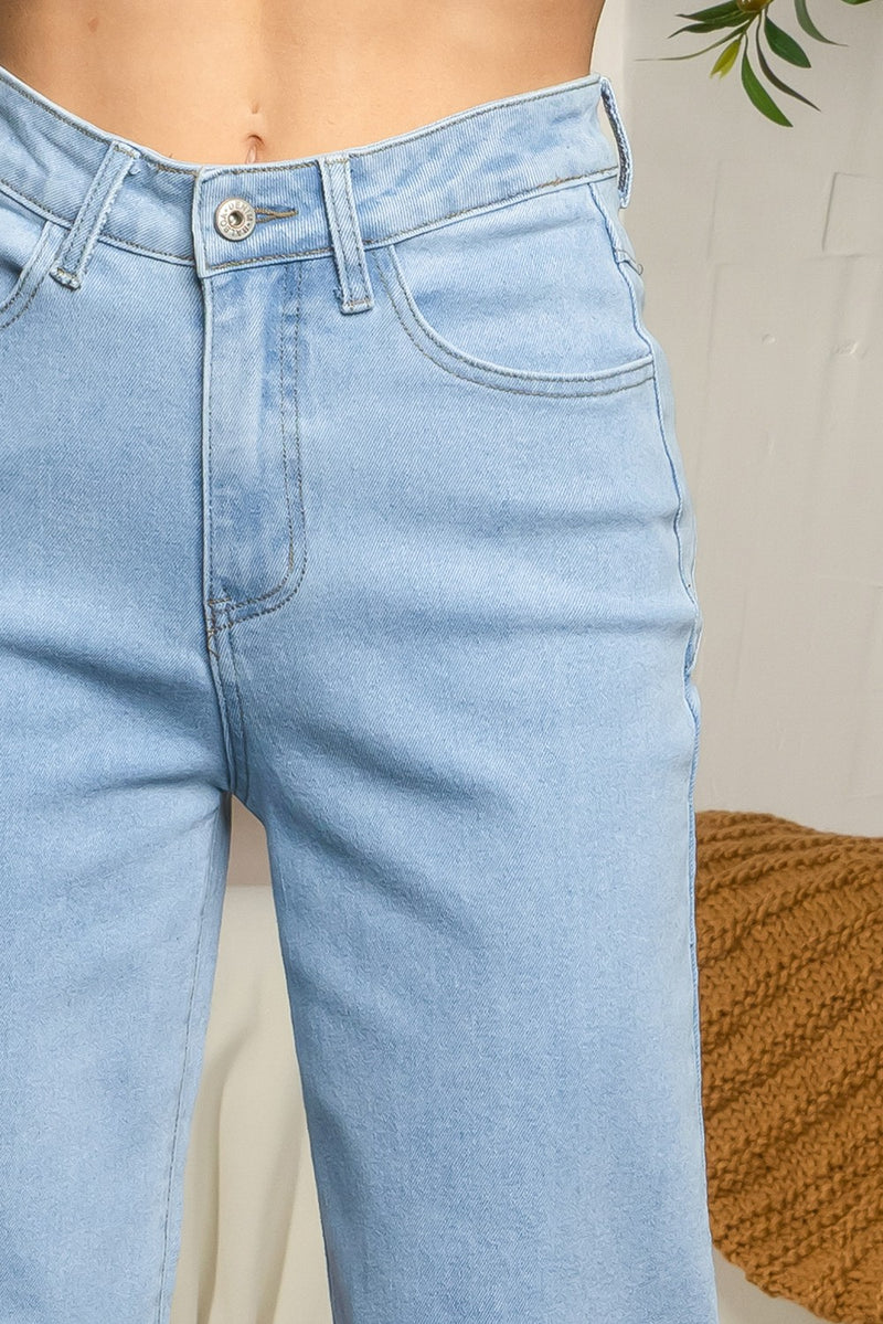 Star detail on the back stretchy high wasited jean
