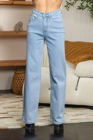 Star detail on the back stretchy high wasited jean